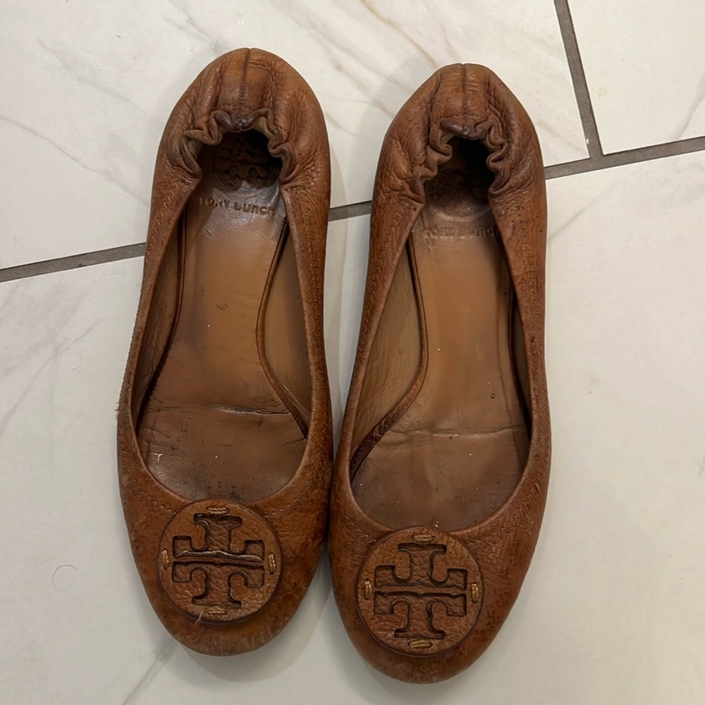 Tory Burch Miller size 7 camel flats